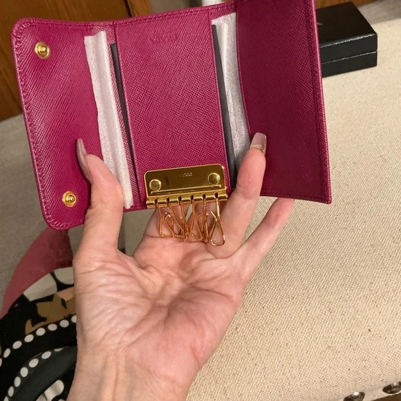 BRAND NEW Prada Saffiano Leather 6-Key Holder - Picture 3 of 7